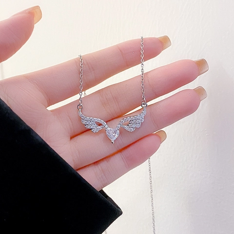 Angel Wing Herz Anhänger Halskette Titanstahl Kupfer Roter Zirkon Exquisite Luxus Schmuck Für Frauen Elegantes Geschenk