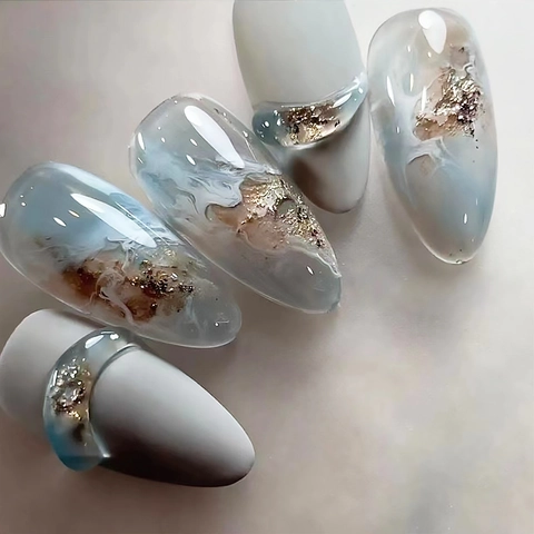 Faux Ongles À Presser En Marbre Bleu Forme Amande Avec Feuilles D'or Plastique ABS Manucure Élégante