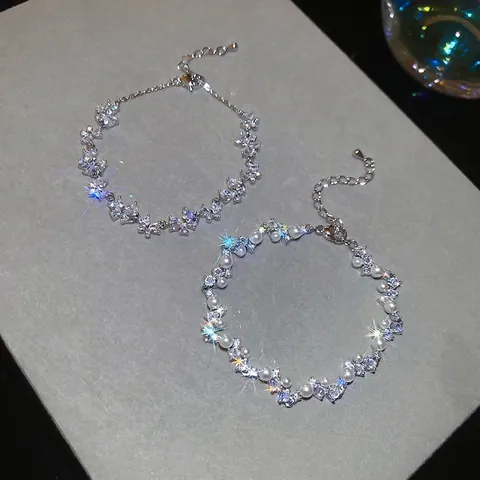 Elegante Bracciale Farfalla Zircone E Imitazione Perla Artificial Rame Placcato Argento Regolabile Lusso Design Di Nicchia Per Donne