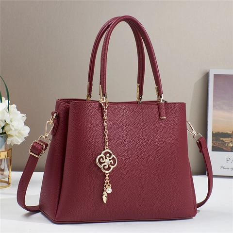 Borsa A Mano Elegante Da Donna In Pelle PU Con Motivo Litchi Grande Capacità Borsa A Tracolla Con Ciondolo Decorativo