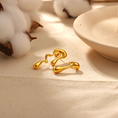 Asymmetric Lava Drip Stud Earrings 18K Gold Plated Stainless Steel Liquid Metal Geometric Mirror Finish For Women