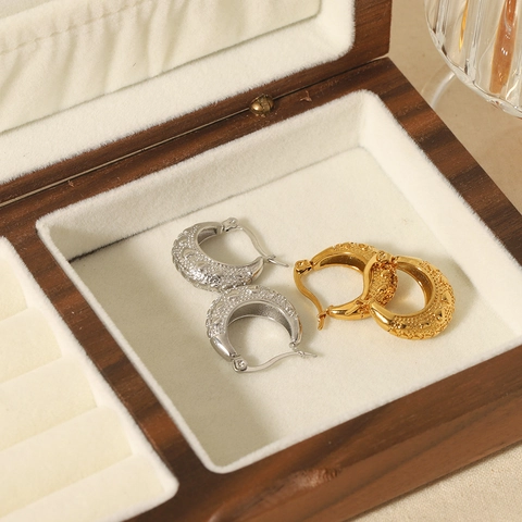 Hoop Oorbellen Roestvrij Staal 18K Verguld Retro Hart Textuur C-Vormige Sieraden Voor Dames