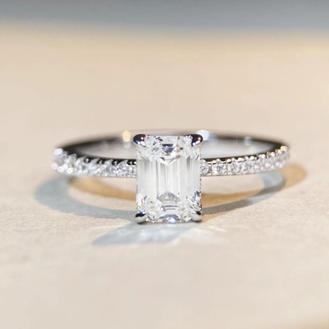 Anello in Argento Sterling 925 Moissanite da 1 Carato Taglio Smeraldo Geometrico con Strass Pavè Anello di Fidanzamento Matrimonio per Donna Gioielli di Moda