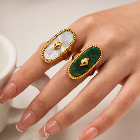 Vintage Oval Statement Ring 18K Gold Plated Stainless Steel Mother Of Artificial Pearl Green Stone Beaded Edge Retro Jewelry Women