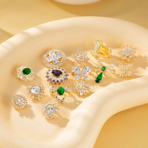 Broche Élégante Pour Femmes Laiton Plaqué Or Zircone Étincelant Fleur Papillon Flocon De Neige Pour Mariage Fête