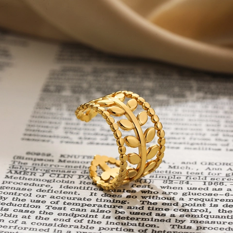 Anello Aperto Vintage in Acciaio al Titanio Placcato Oro 18K per Donna Uomo Foglia Cava Intrecciata Nodo Regolabile