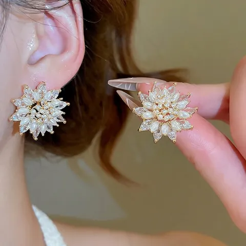 Elegante Zonnebloem Oorknopjes Met 925 Sterling Silver Earring Post 18K Verguld Zirkonia Kunstparels Voor Dames