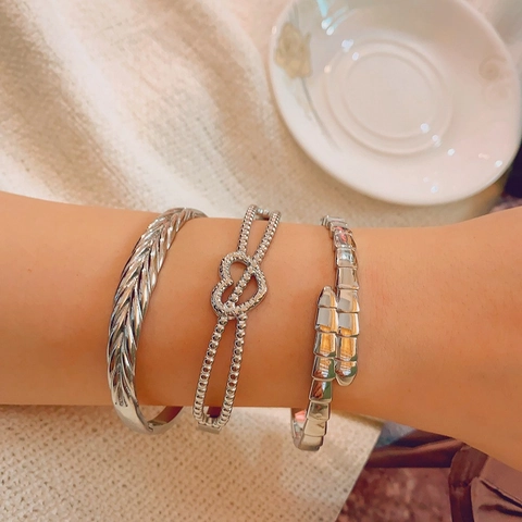 Bracciale Aperto in Acciaio al Titanio Argento Minimalista per Donna Gioielli di Moda Motivo a Cuore Trama Intrecciata Regalo