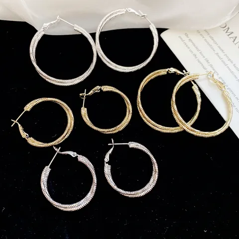 Gedrehte Textur Doppel-Creolen Mit 925 Sterling Silber Ohrstecker Kupfer Geometrischer Modeschmuck Für Damen