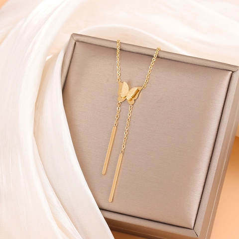 Elegante Collar de Mariposa de Acero de Titanio Chapado en Oro con Borla Larga Cadena de Eslabones Joyería Minimalista Mujer