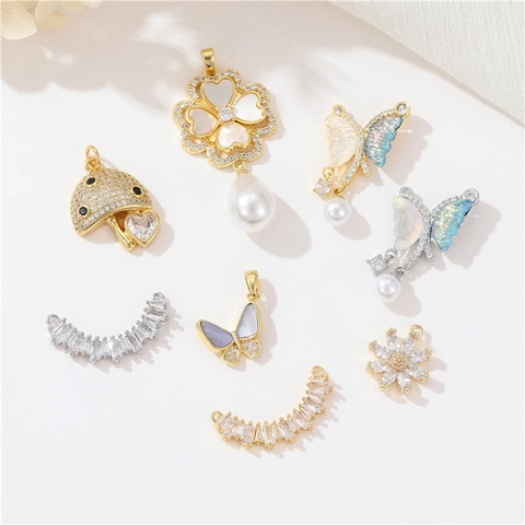 Kupfer Zirkonia Anhänger Schmetterling Pilz Blume Charms Micro Pave Zirkonia 14K Vergoldet DIY Schmuck Zubehör Für Damen