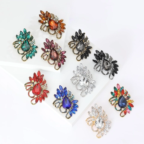 Broche De Cristal Vintage Alfiler Aleación Diamantes De Imitación Gran Gota De Agua Flor Estilo Palacio Para Mujeres Accesorios De Ropa De Banquete