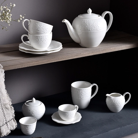 Caffè Tè Ceramica Rilievo Vintage Tazza Piattino Teiera Lattiera Zuccheriera Design Pizzo Bianco Tè Pomeridiano