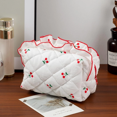 Borsa Da Trucco Trapuntata Con Stampa Di Ciliegie E Bordo A Volant Pochette Cosmetica Da Viaggio Dolce E Fresca