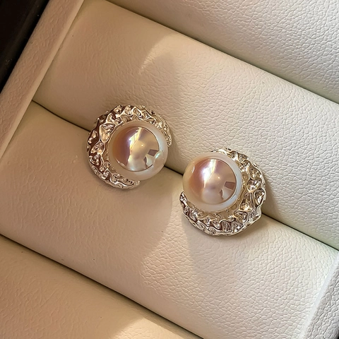 Orecchini A Lobo In Lega Con Perla Artificial Iridescente E Perno In Acciaio Gioielli In Metallo Testurizzato Vintage Francese Per Donne