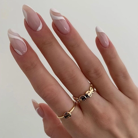 Press On Nagels Lange Amandelvorm Nude Roze Wit Golfpatroon Geometrisch Minimalistisch Kunstnagels