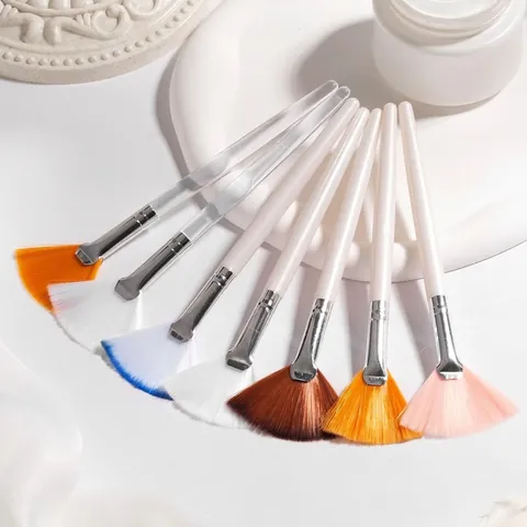 Fan Shaped Makeup Brush Synthetic Nylon Bristles Professional Facial Skin Care Mask Applicator Highlighting Tool Transparent Handle Beauty Salon Accessories