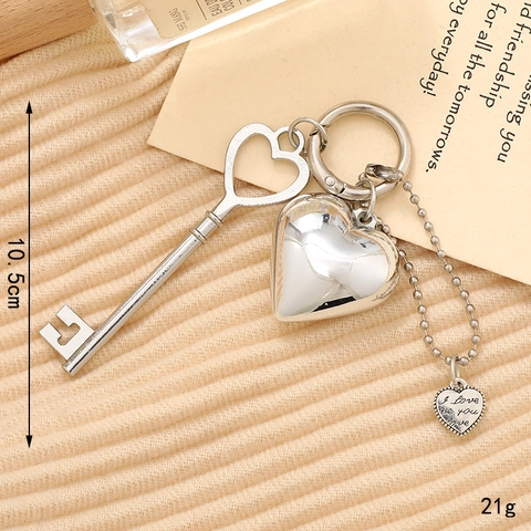 Portachiavi Creativo in Lega di Metallo con Cuore e Chiave Semplice Versatile Pendente per Borsa Donna Ragazza Color Argento Portachiavi alla Moda