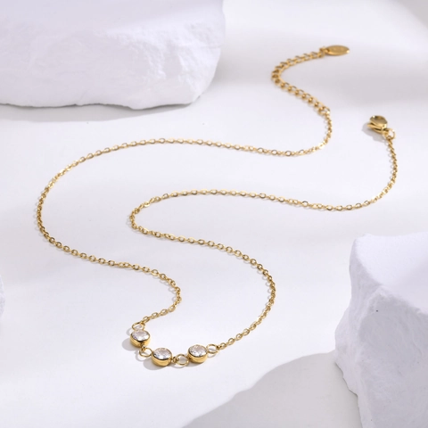 Simple Stainless Steel Gold Plated Zirconia Pendant Necklace For Women Elegant Geometry Round Bezel Set Cubic Zirconia Chain Necklace