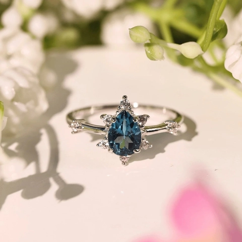 Pear Shaped Blue Gemstone Ring 925 Sterling Silver Halo Teardrop Vintage Elegant Jewelry For Women