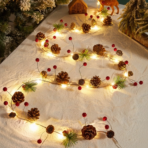 Kerst LED Lichtslinger Met Dennenappels Bessen Dennennaalden Op Batterijen Warm Wit Binnen Feestdecoratie