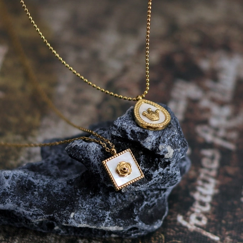 Vintage 18K Gold Plated Titanium Steel Shell Necklace For Women Square Rose Crown Water Drop Pendant Mother Of Pearl Jewelry