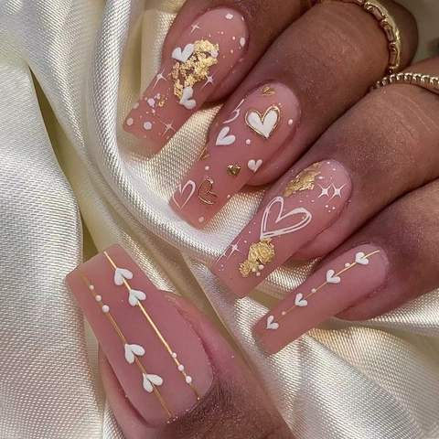 Matte Roze Ballerina Plaknagels Met 3D Hart Goudfolie Romantisch Zoet Coffin Fake Nails Voor Dames Dagelijks Sieraden