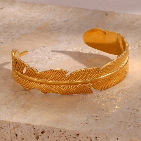 Bracciale Aperto a Piuma in Acciaio Inossidabile Placcato Oro 18K Moda Europea per Donna Gioielli Regolabili Minimalisti