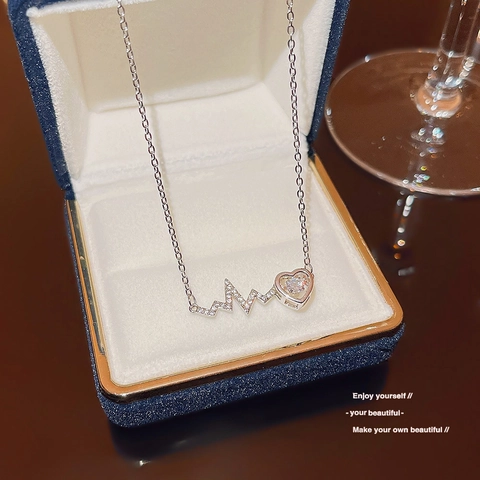 Herzschlag EKG Herz Anhänger Halskette Titanstahl Zirkon Funkelnder Tanzender Stein Schlüsselbein Kette Minimalistischer Schmuck