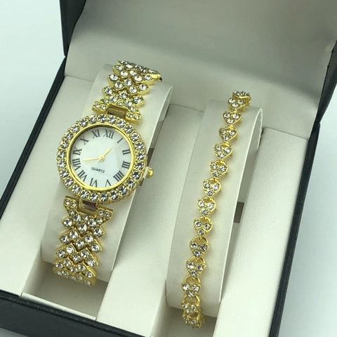 Femmes Luxe Alliage Strass Montre Bracelet Bijoux Kit Avec Coeur Charme Pavé Quartz Chiffres Romains Cadran Montre Bracelet