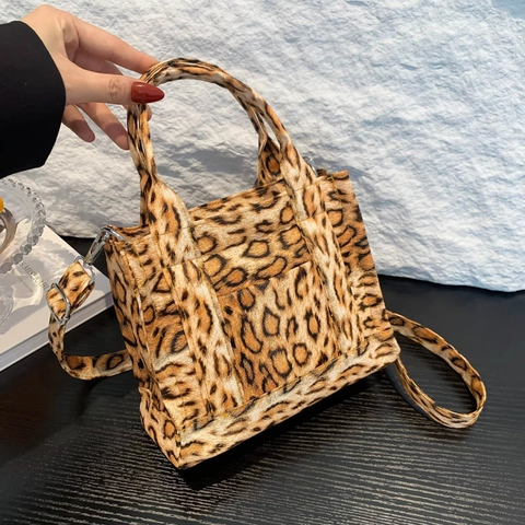 Women's Leopard Print PU Leather Tote Bag Fashion Small Square Crossbody Bag With Adjustable Strap For Daily Streetwear