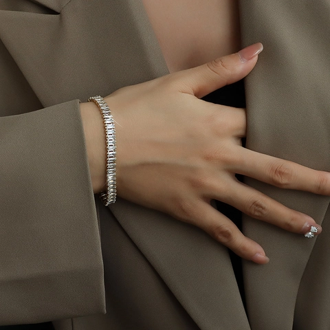 Bracciale in Acciaio Inossidabile con Strass Baguette Lusso Leggero Francese per Donna Elegante Catena a Maglie Geometriche Placcata Oro