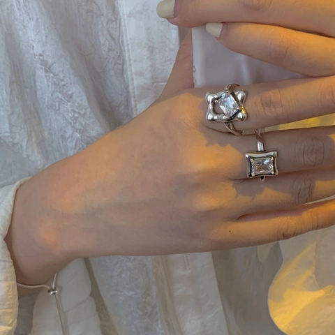 Anillo Abierto de Cobre con Diamantes de Imitación Geométricos Irregulares de Estilo Indie para Mujer Joyas de Moda Ins Lujo Ligero Ajustable