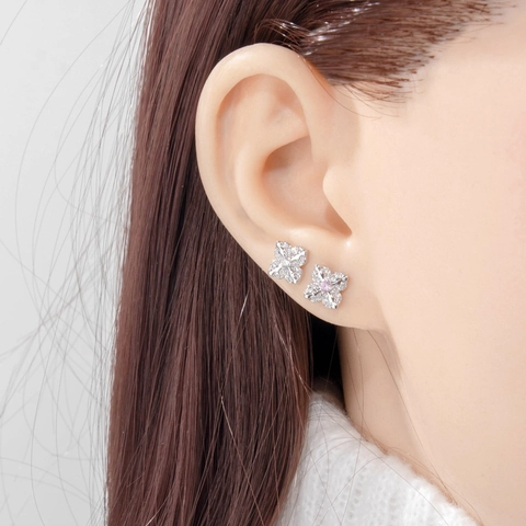 Bloem Oorkraakbeen Stud Piercing Oorbel Koper Zirkoon Micro Pave Klavertje Vier Schroefsluiting Platte Achterkant Sieraden