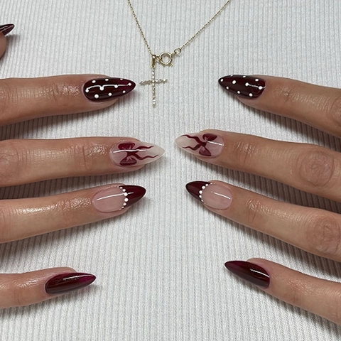 Unghie Finte Press On Stile Francese Forma Mandorla Lunga Fiocco Motivo A Pois Rosso Vino Marrone Elegante Per Donne
