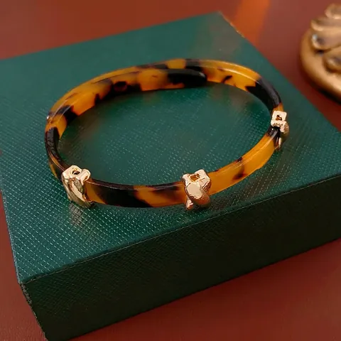 Vintage Tortoiseshell Resin Bangle Bracelet With Gold X Shaped Alloy Accents Retro Fashion Jewelry For Women