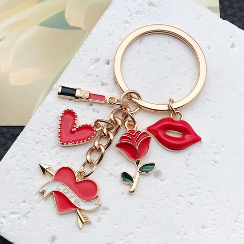 Kreativer Roter Emaille Herz Rose Lippenstift Schlüsselanhänger Gold Legierung Charme Anhänger Für Tasche Auto Valentinstag Geschenk
