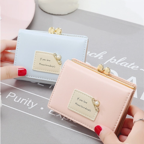 Portefeuille Court Femme Cuir PU Pliant Fermoir Clic-clac Mini Porte-cartes Décoration Künstliche Perle Style Doux