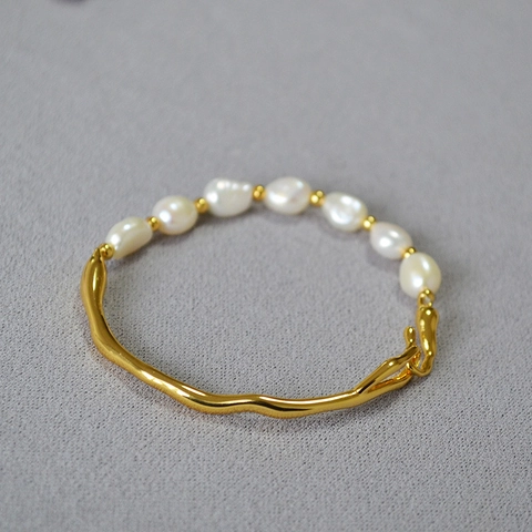 Bracciale da Donna con Perla Barocca d'Acqua Dolce e Ramo di Ottone Placcato Oro Design di Nicchia Elegante Accessorio di Gioielleria Regalo