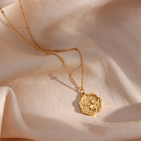 Vintage Edelstahl Kirschblüte Relief Anhänger Halskette Für Damen Goldene Perlenkette Blumen Geometrisch Modeschmuck