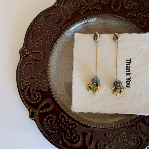 Vintage Palast Stil Blume Hängeohrringe Legierung Emaille Strass Mit Silbernen Ohrsteckern Lange Quaste Ethnischer Schmuck