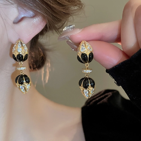 Wasser Tropfen Ohrringe Mit Schwarzer Emaille Und Zirkon Kupfer Vergoldet Für Damen Mit Silbernem Ohrstecker