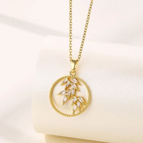 Collar Con Colgante De Hoja De Bambú Acero Inoxidable Redondo Hueco Estrás Circón Chapado En Oro De 18K Joyería Elegante Para Mujer