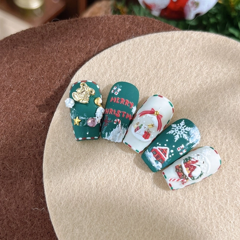 Autocollants Art Des Ongles 5D Relief Noël Bonhomme De Neige Flocon De Neige Maison Auto-adhésif Manucure Décors Femmes