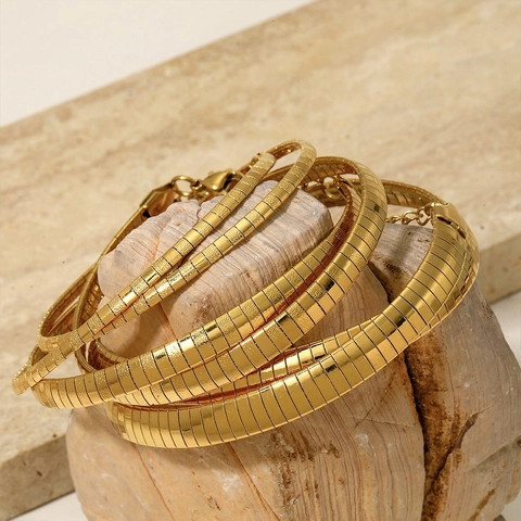 Minimalist Stainless Steel Flat Herringbone Chain Necklace For Women Elegant Gold Silver Electroplated Omega Snake Bone Choker