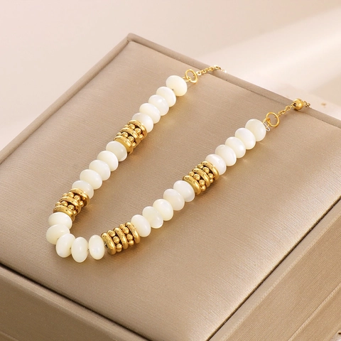 Elegante Collar De Cuentas Acero Inoxidable Chapado En Oro Perla Artificial De Concha Blanca Joyería Estilo Francés Vintage Accesorio Mujer