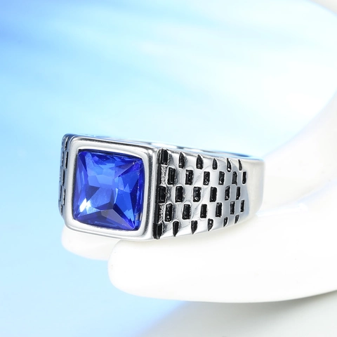 Men Vintage Stainless Steel Signet Ring With Square Synthetic Gemstone Textured Sides Niche Retro Fashion Jewelry