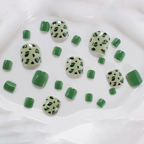 Green Leopard Print False Toe Nails Glossy Short Square Wearable ABS Plastic Foot Manicure With Toe Ring Fashion For Women