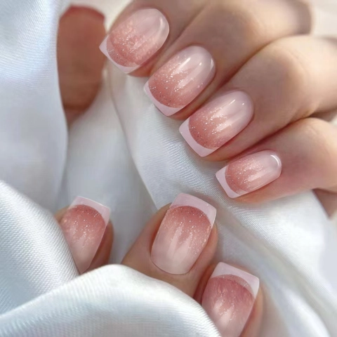 Französischer Farbverlauf Press On Nägel Rosa Nude Künstliche Falsche Nagelspitzen Mit Silberglitzer Kurz Quadratisch