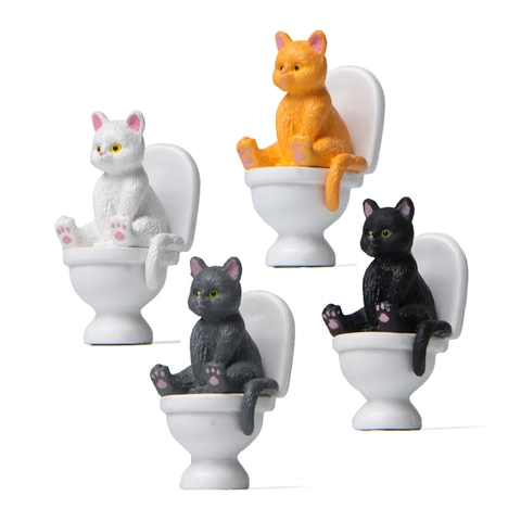 Figurine De Chat Miniature Assis Sur Les Toilettes Résine Sculpture Animale Dessin Animé Décoration De Bureau Nouveauté